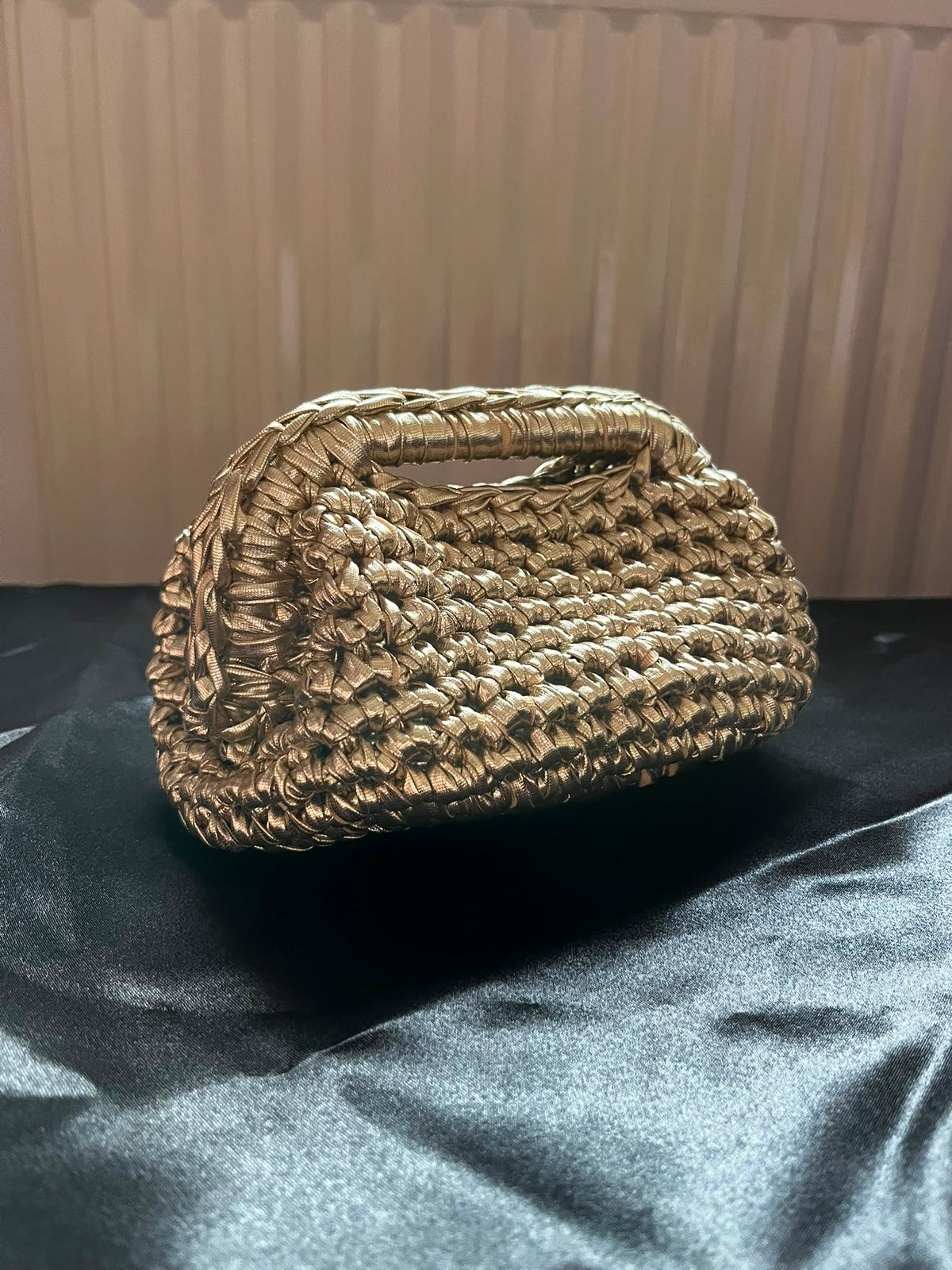 Clunch bag in pelle all'uncinetto personalizzabile