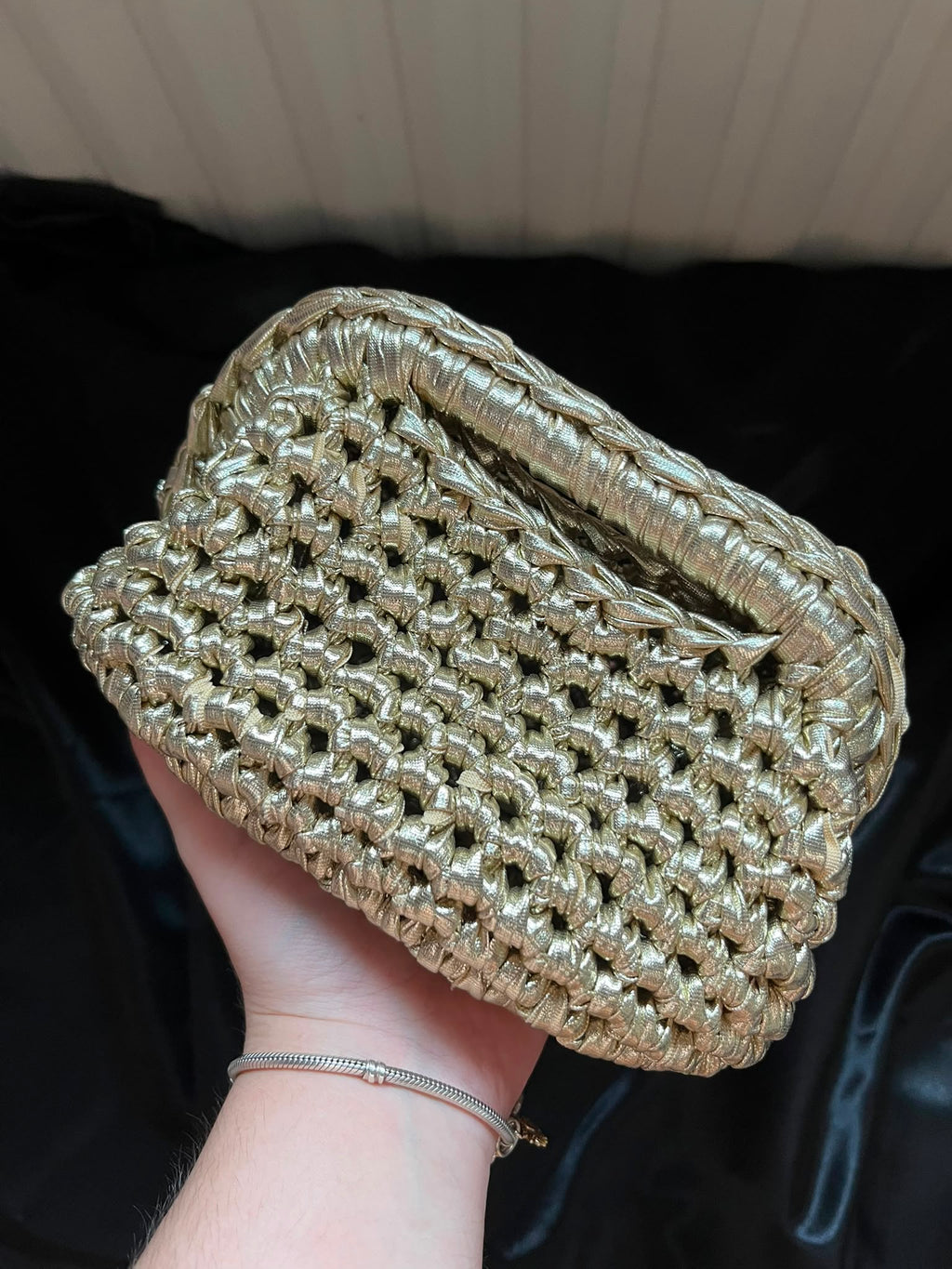 Clunch bag in pelle all'uncinetto personalizzabile
